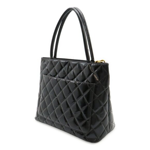 CHANEL Black Leather Logo Shoulder Bag - Picture 3 of 10